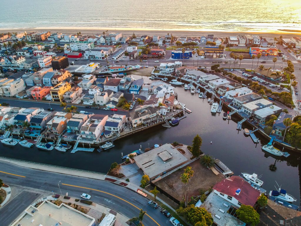Buying a Home with a Private Dock in Huntington Harbour